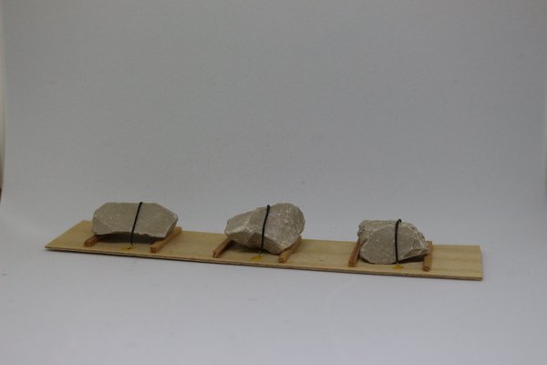 Kalksteine auf Bodenplatte H0